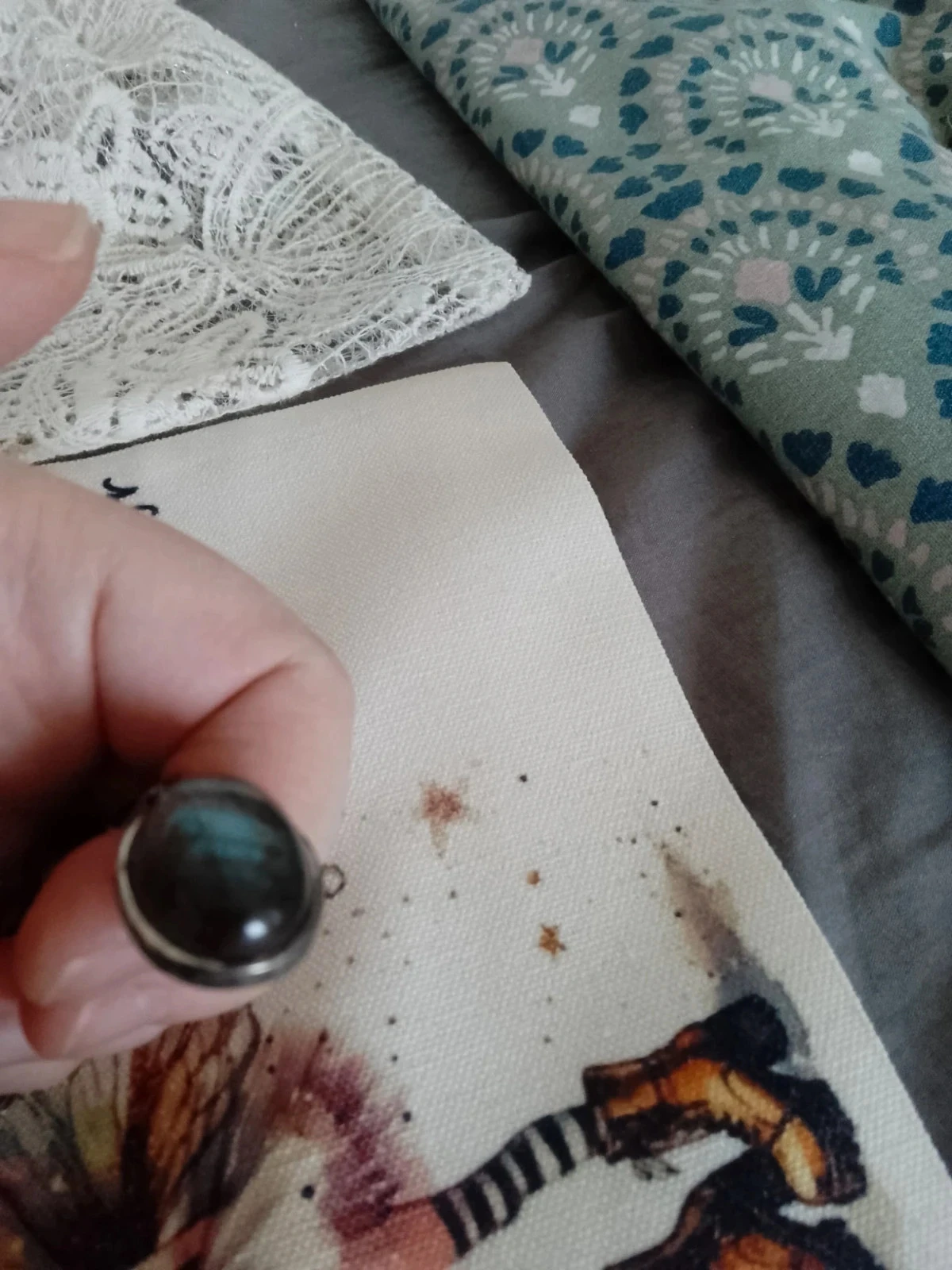 Collier main tête de mort argenté pierre de labradorite – photo 8